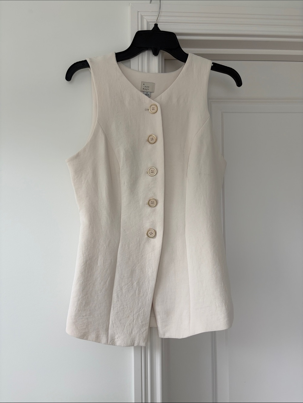 Target Cream Button-Front Sleeveless Tunic